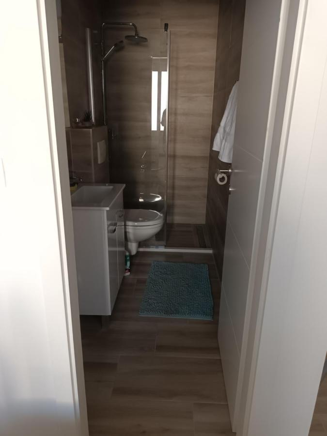 Cici Apartment Дуги Рат Екстериор снимка